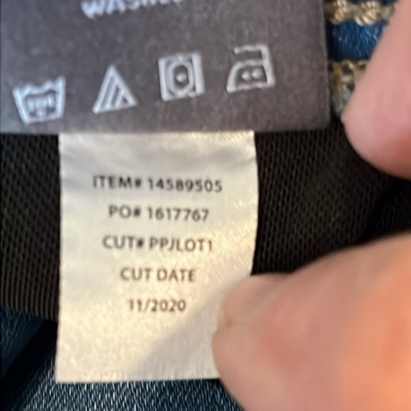 NWT Torrid Blue  Jeans - crop lean super soft “feel the fit” Sz Torrid 4 (26/4X) - Picture 14 of 14